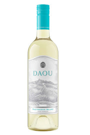 Bottle of DAOU Sauvignon Blanc Paso Robles 2024, a white wine from Paso Robles, California, 750ml